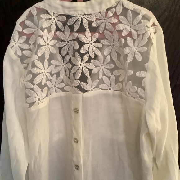 Rue 21 long sleeve gorgeous blouse - Picture 6 of 6